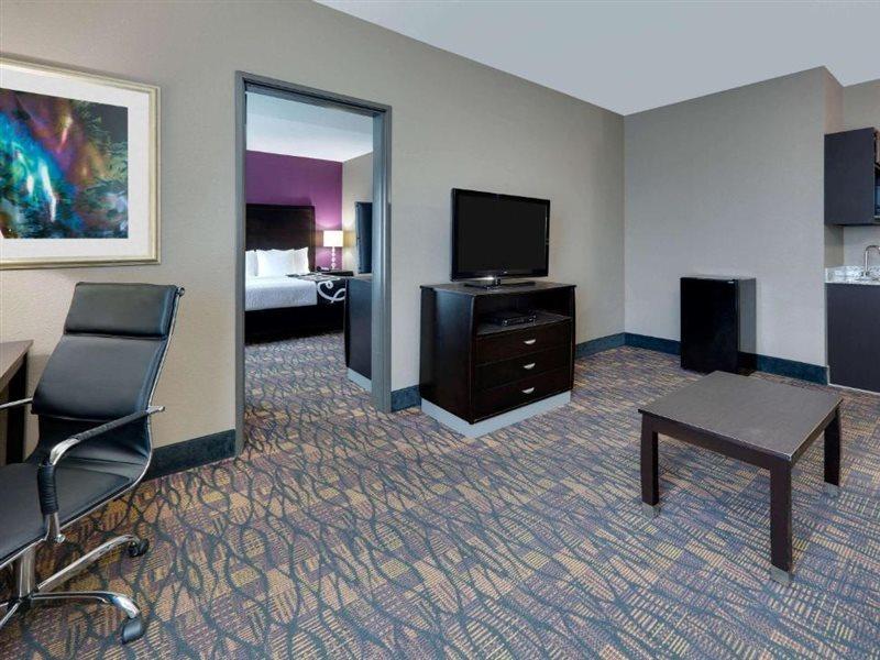 La Quinta By Wyndham Jourdanton - Pleasanton Otel Dış mekan fotoğraf
