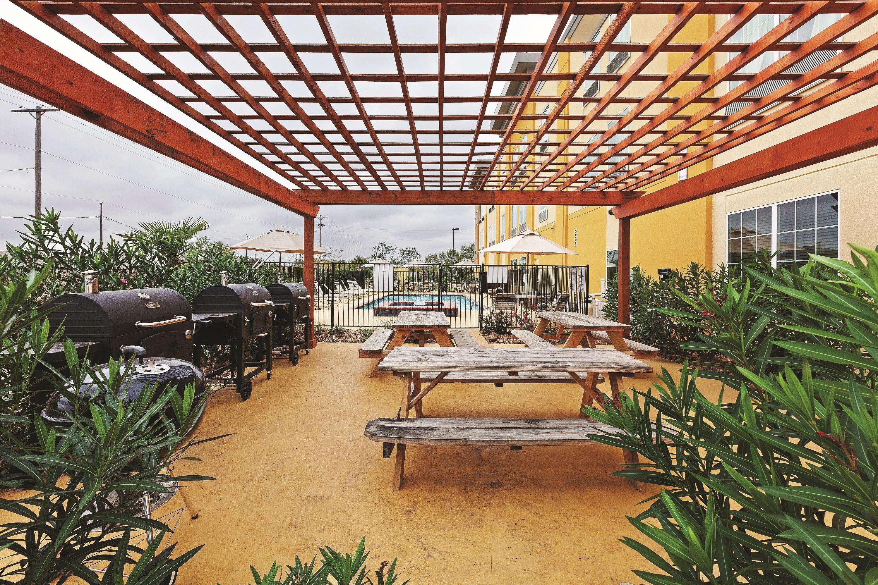 La Quinta By Wyndham Jourdanton - Pleasanton Otel Dış mekan fotoğraf